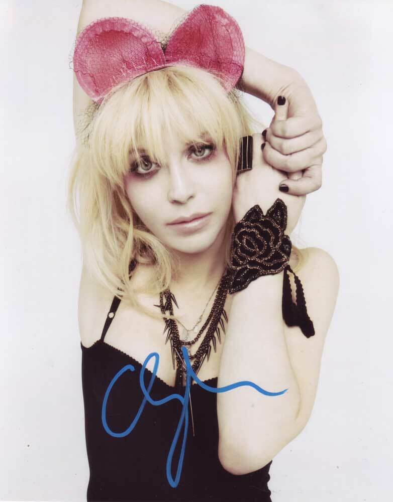 Courtney Love In-person AUTHENTIC Autographed Photo Poster painting SHA #41705