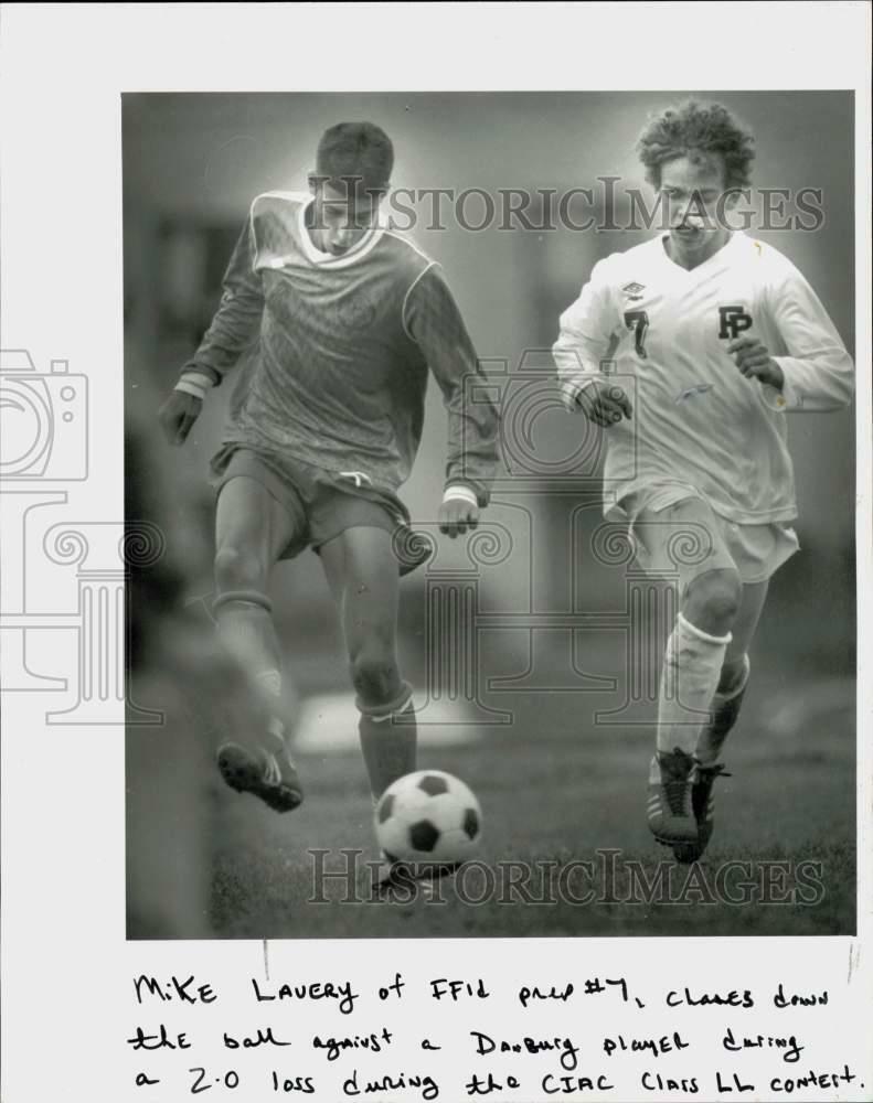 Press Photo Poster painting Mike Lavery and Opponent in Fairfield versus Danbury Soccer Game