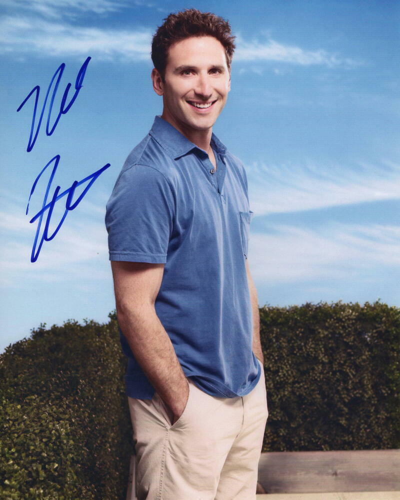 MARK FEUERSTEIN SIGNED AUTOGRAPH 8X10 Photo Poster painting - HANK LAWSON ROYAL PAINS, WEST WING