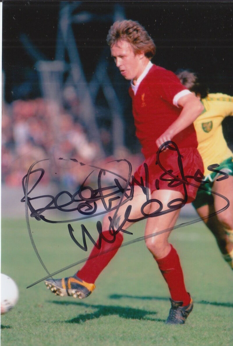 LIVERPOOL HAND SIGNED PHIL NEAL 6X4 Photo Poster painting 2.