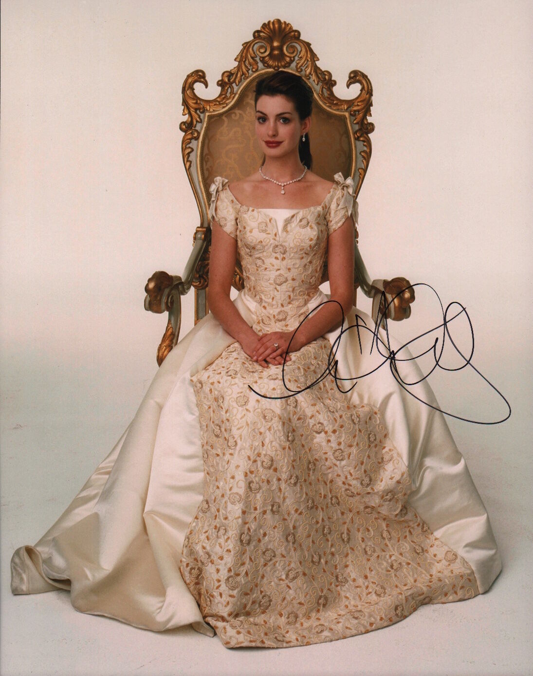 Anne Hathaway (Princess Diaries) signed 11x14 Photo Poster painting