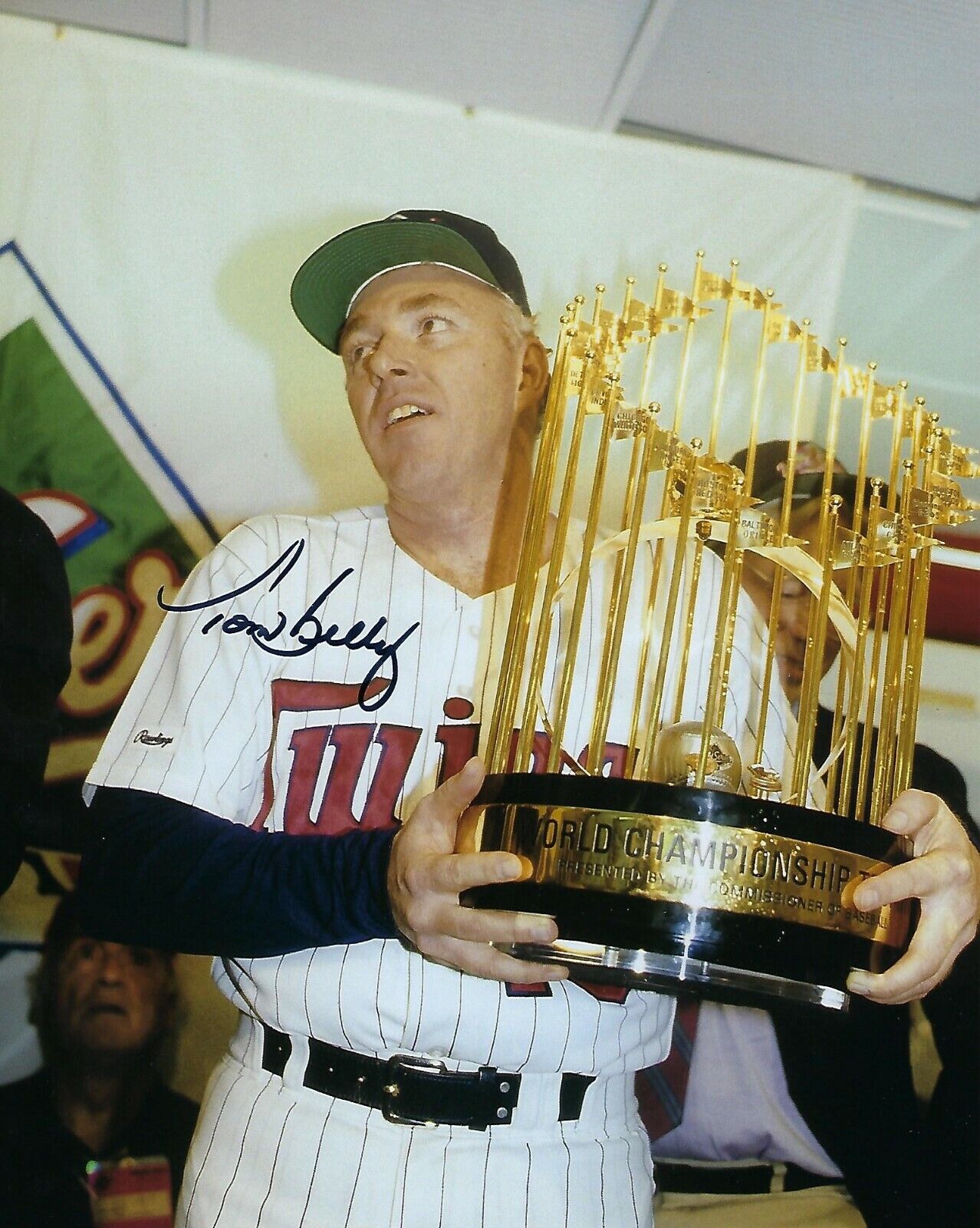 GFA Minnesota Twins WS Champ * TOM KELLY * Signed 8x10 Photo Poster painting TK3 COA