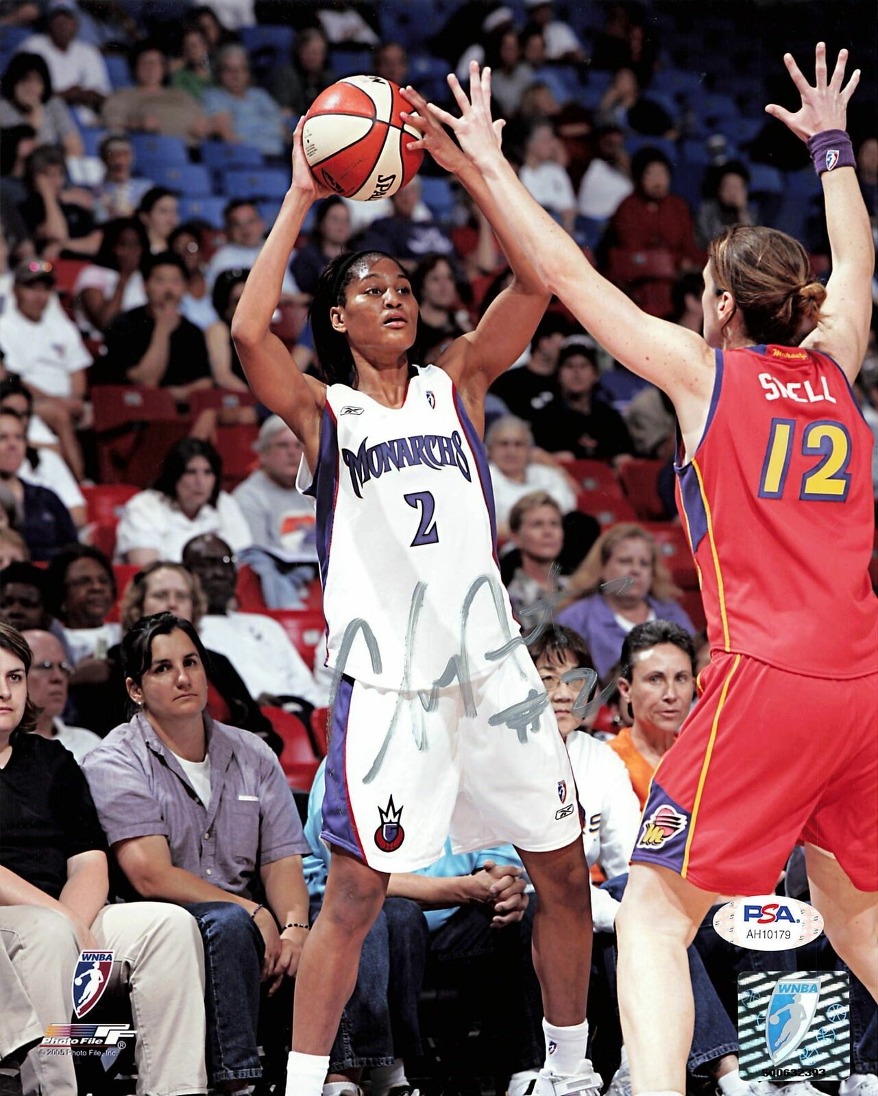 Chelsea Newton Signed 8x10 Photo Poster painting WNBA PSA/DNA Autographed Monarchs