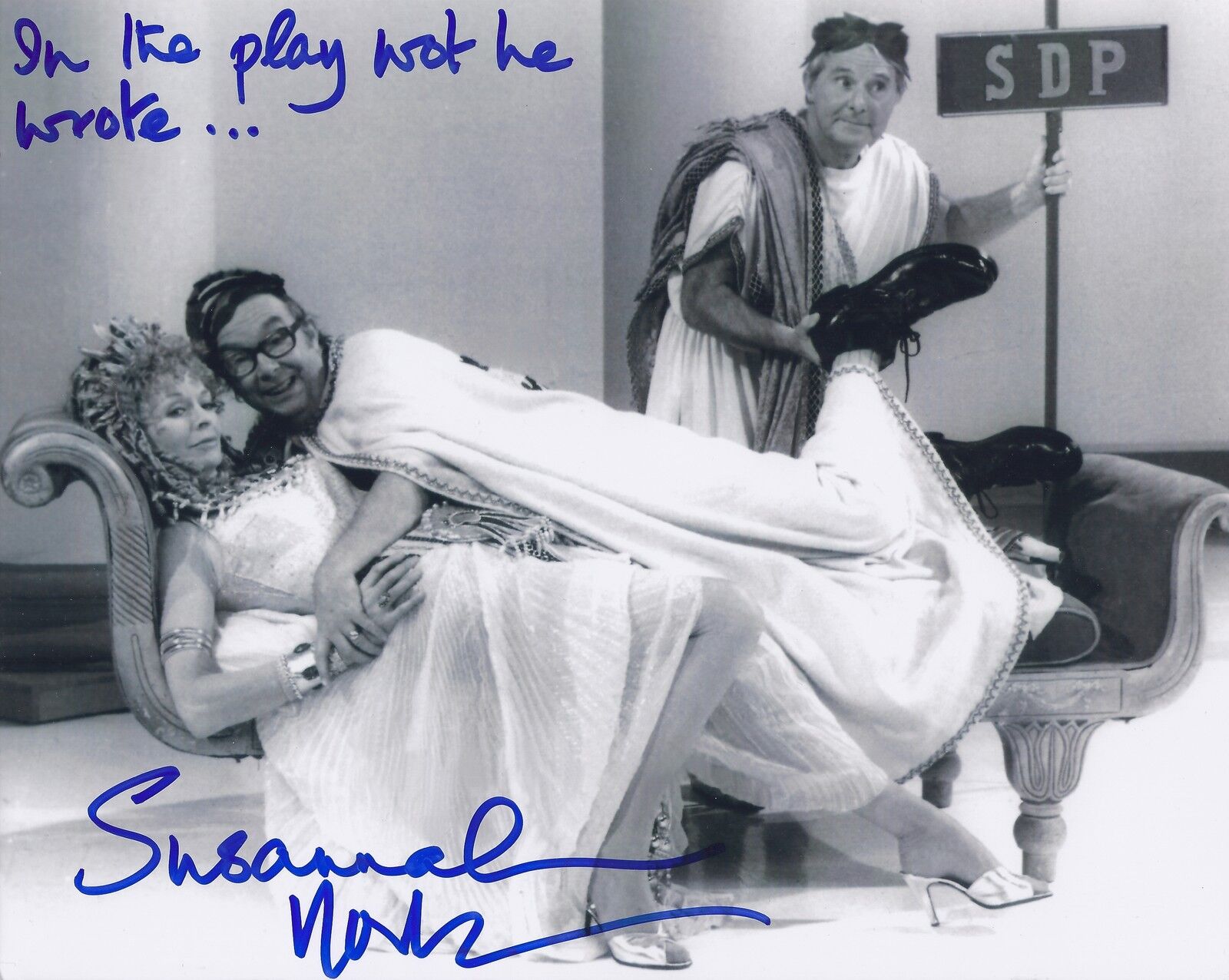 SUSANNAH YORK SIGNED 8x10 MORECAMBE & WISE Photo Poster painting - UACC & AFTAL RD AUTOGRAPH