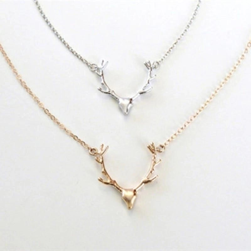 Simple  Necklace Christmas Elk Reindeer Pendant Necklace Female Clavicle Chain Fawn  Necklace