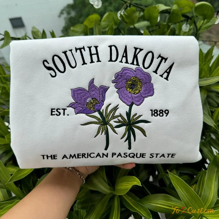 TOSCUSTOM™ South Dakota American Pasque Flower Embroidered 1889 Crewneck
