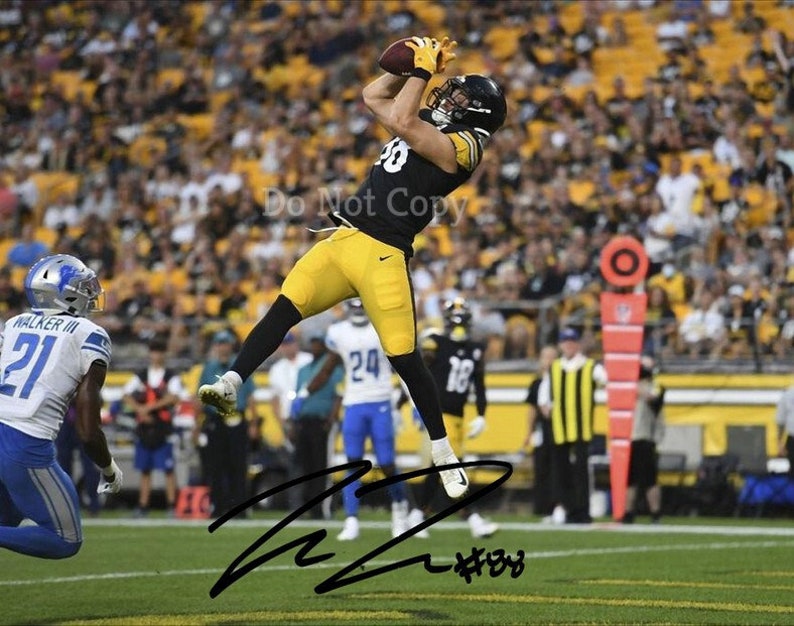 Pat Freiermuth Signed Photo Poster painting 8X10 rp Autographed Pittsburgh Steelers NFL