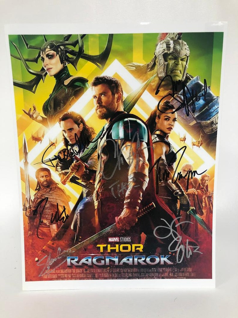 Thor Ragnorak Cast Signed Autographed Glossy 8x10 Photo Poster painting - COA Matching Holograms