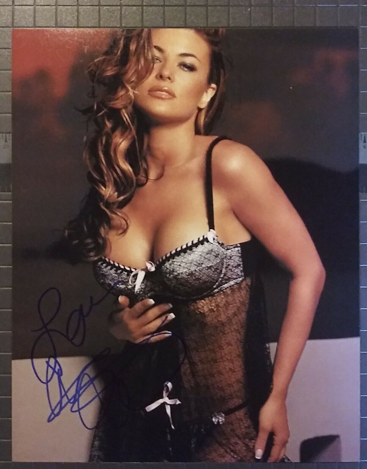 Carmen Electra signed 8x10