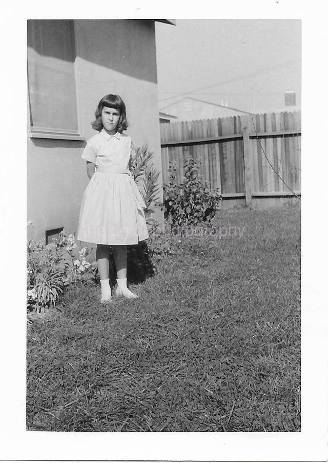 YOUNG GIRL Found Photo Poster paintinggraph bwOriginal Portrait VINTAGE 01 31 H