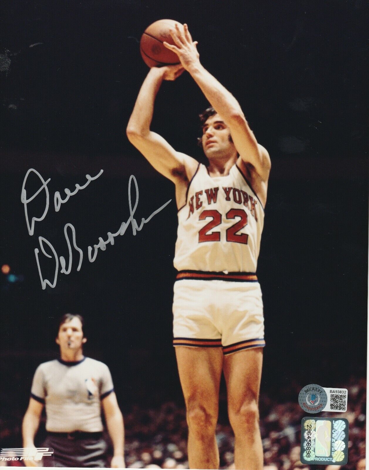 DAVE DeBUSSCHERE Signed New York KNICKS 8x10 Photo Poster painting w/ Beckett COA (BAS)