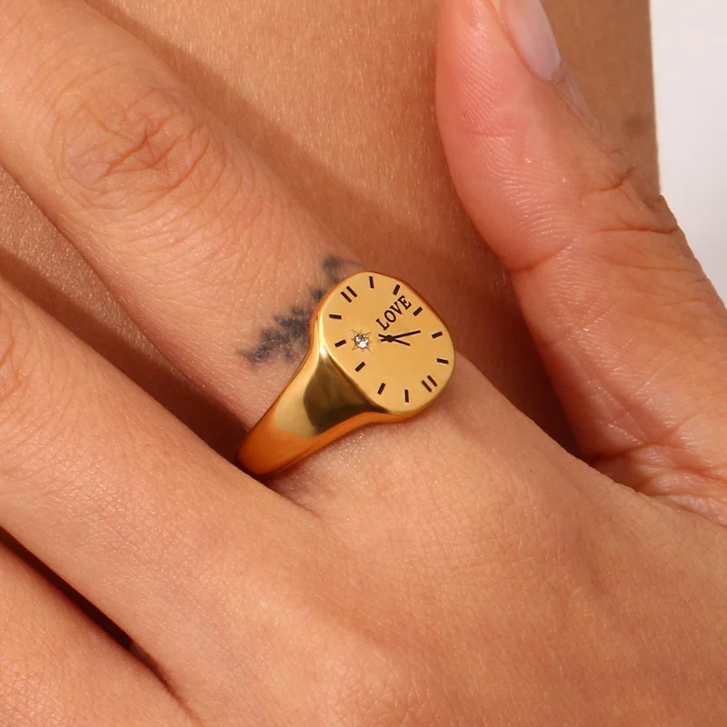 "LOVE" Zircon Clock Rings
