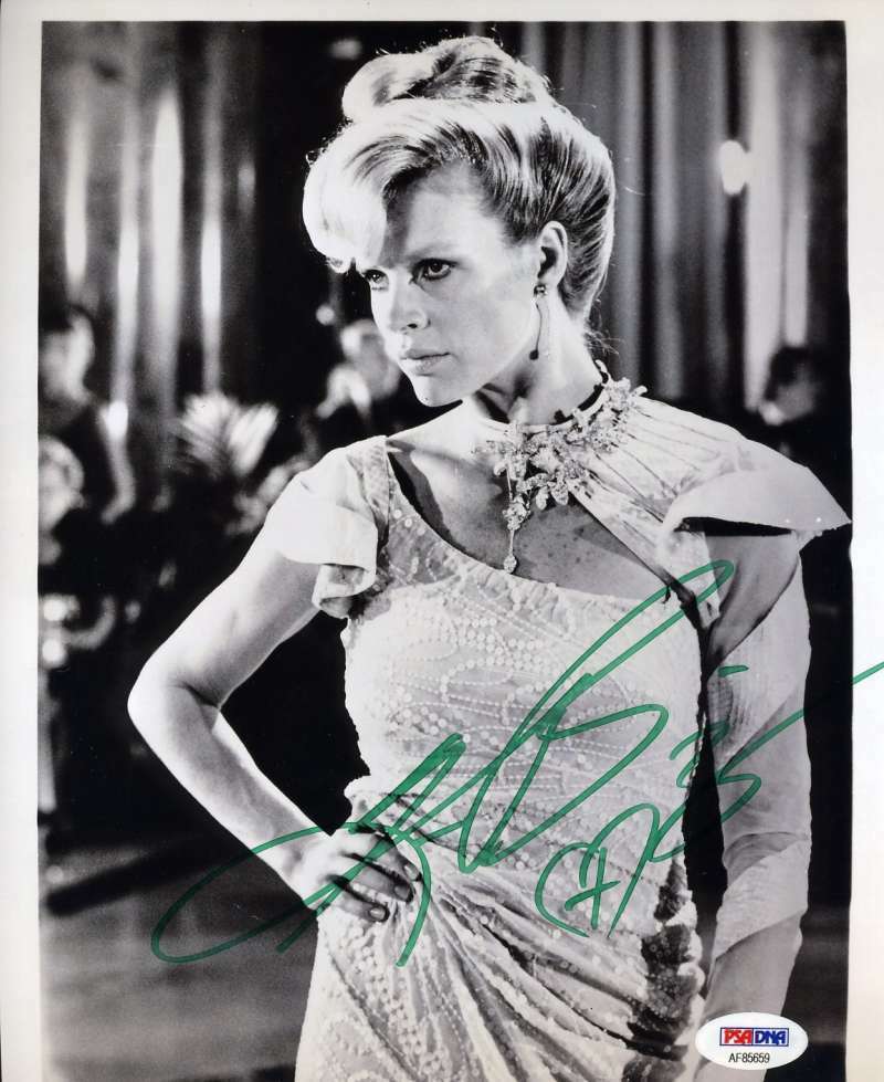 Kim Basinger Psa Dna Coa Hand Signed 8x10 James Bond Photo Poster painting Autograph