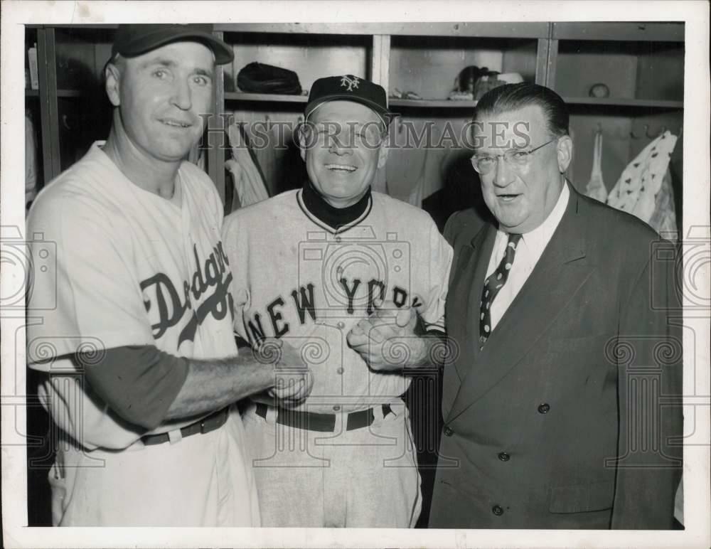 Press Photo Poster painting Manager Leo Durocher of New York with Baseball Executives