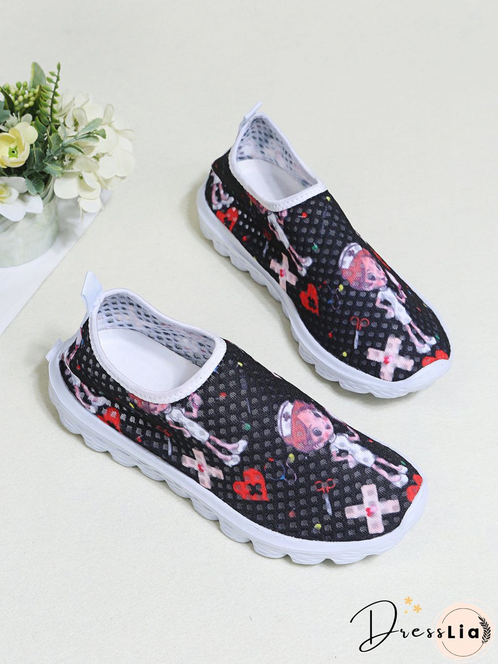 Nurse Fighting Epidemic Print Breathable Tulle Mesh Lightweight Sneakers