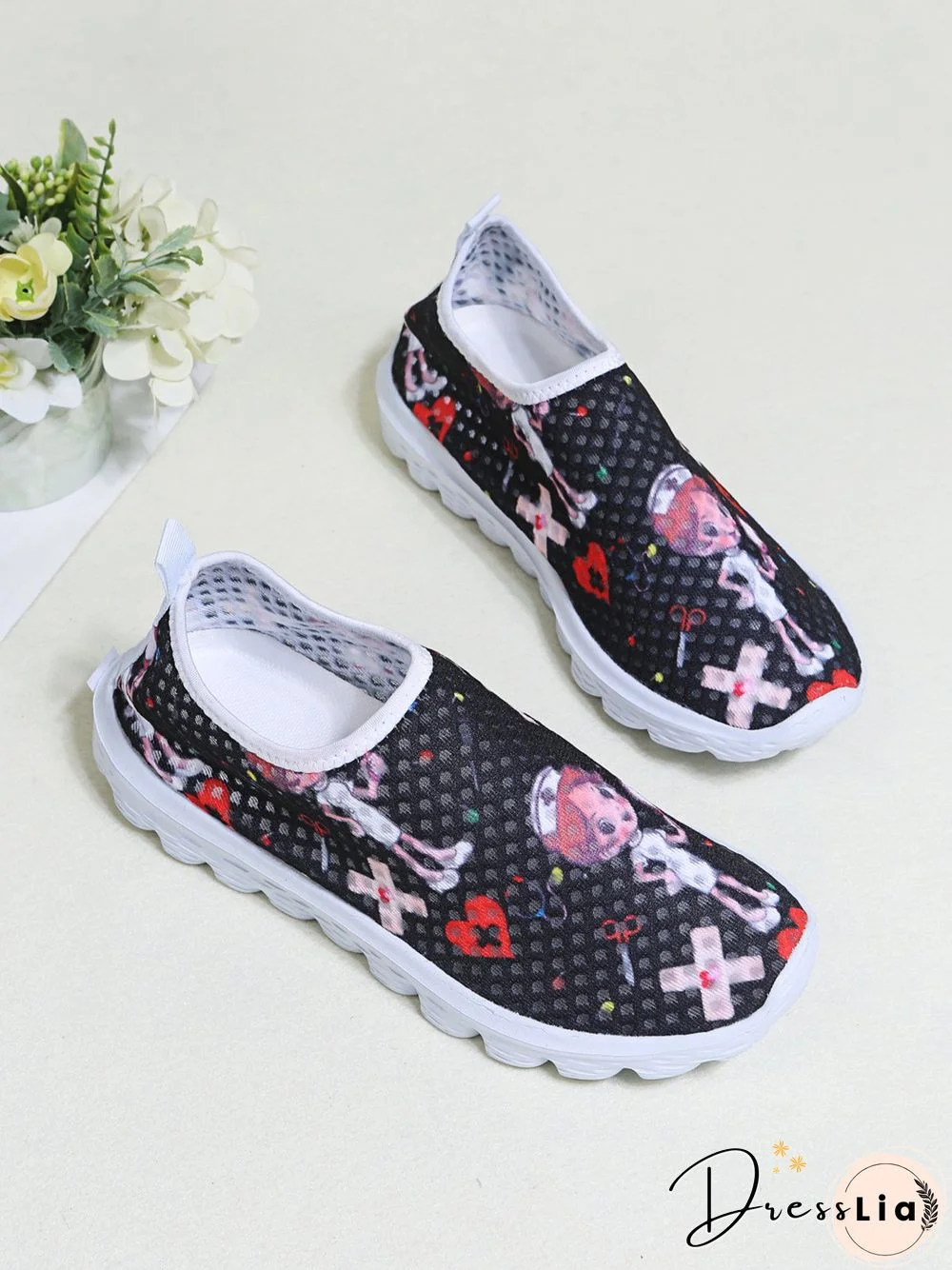 Nurse Fighting Epidemic Print Breathable Tulle Mesh Lightweight Sneakers