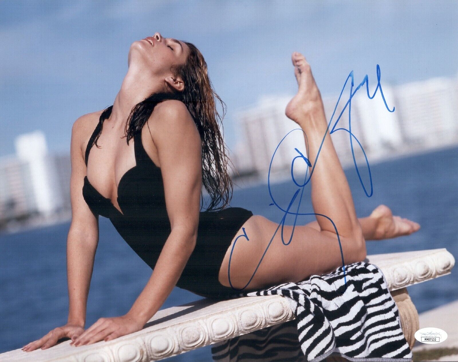 CINDY CRAWFORD Signed 11x14 ICONIC MODEL Photo Poster painting Authentic Autograph JSA COA Cert