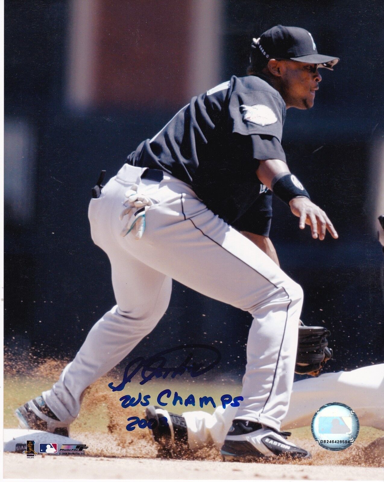 LUIS CASTILLO FLORIDA MARLINS 2003 WS CHAMPS ACTION SIGNED 8x10