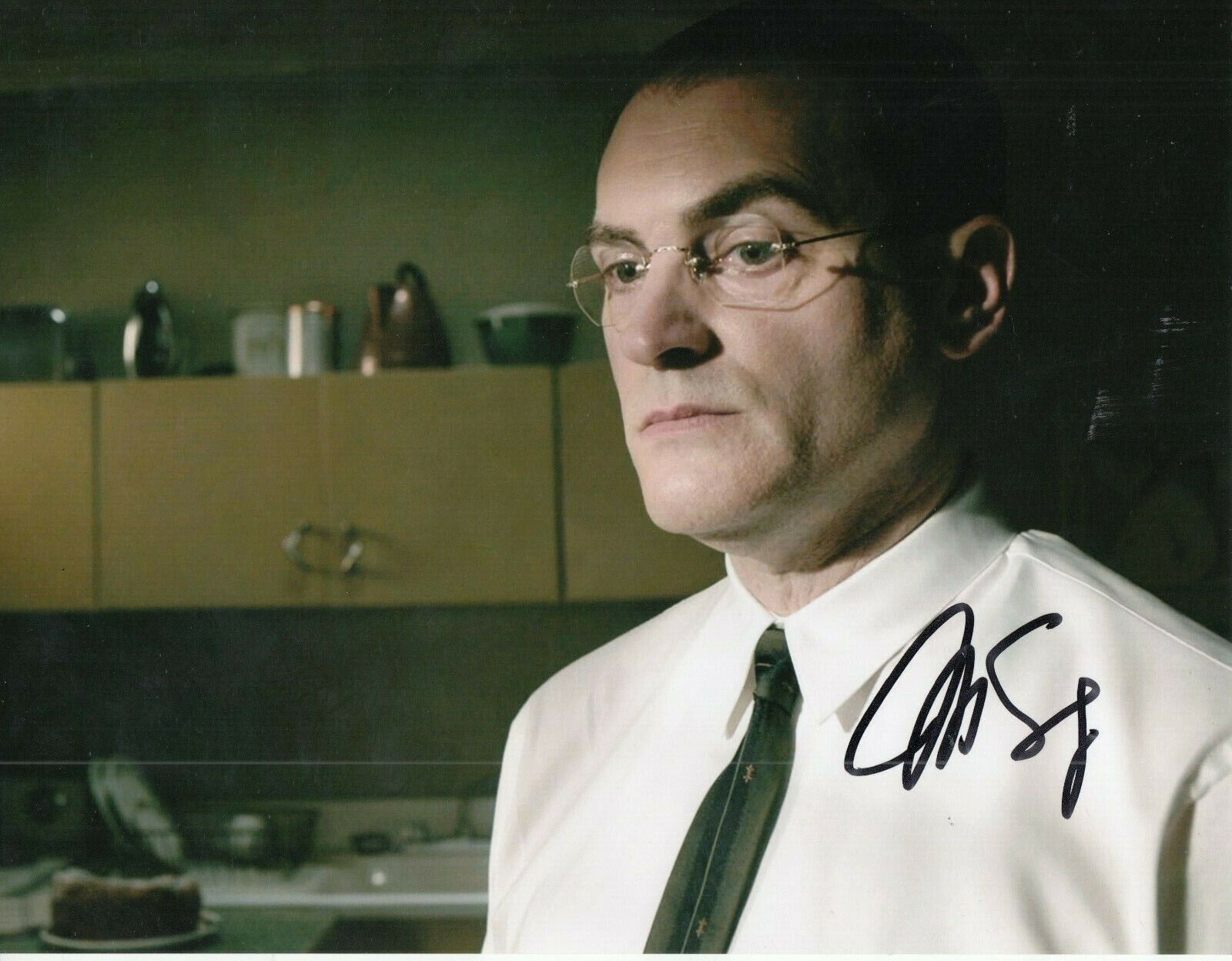 MICHAEL STUHLBARG signed (THE SHAPE OF WATER) 8X10 *Dr Hoffstetler* W/COA #4