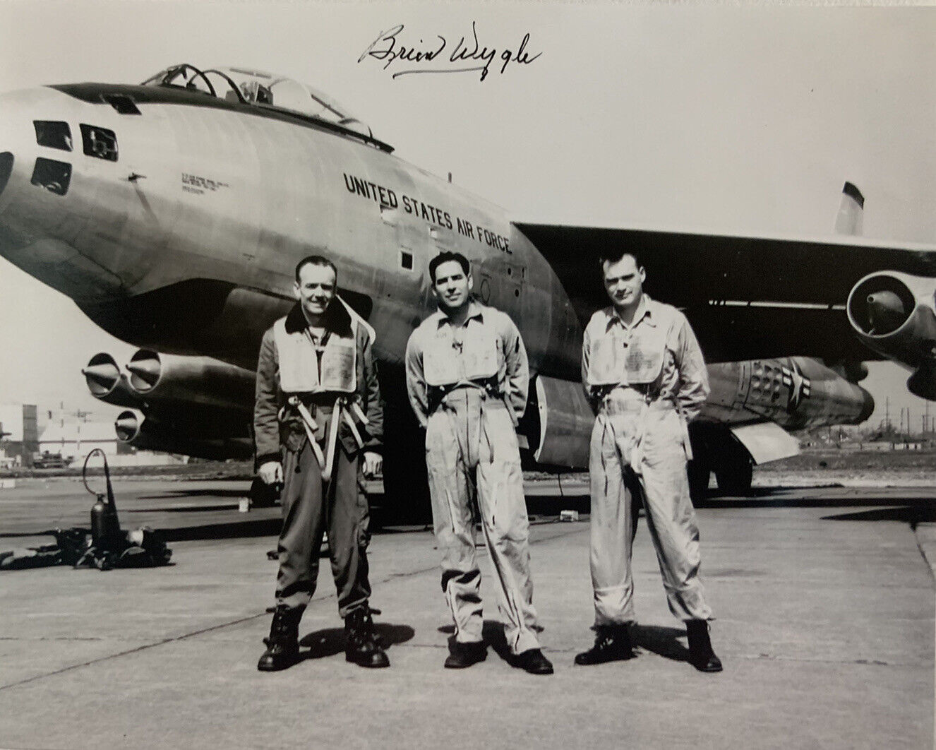 BRIEN WYGLE HAND SIGNED 8x10 Photo Poster painting 1st PILOT BOEING 737 AUTOGRAPHED AUTHENTIC