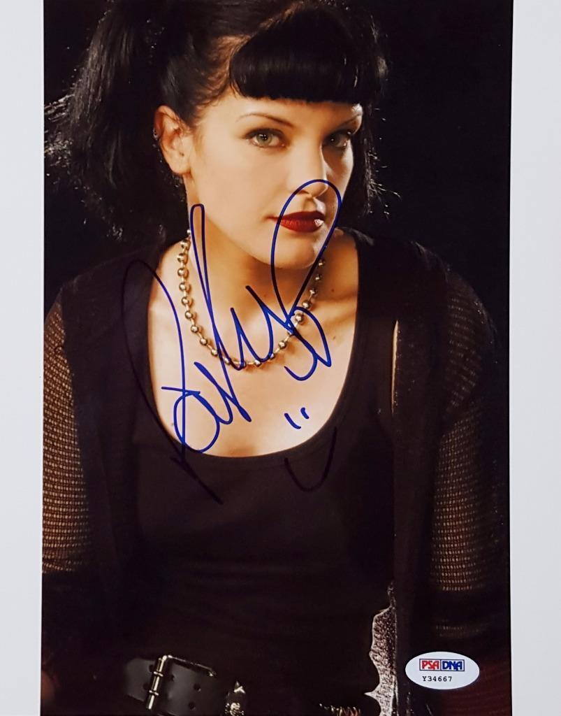 Pauley Perrette Signed 8x10 Photo Poster painting Abby Sciuto NCIS PSA/DNA Y34667 Auto