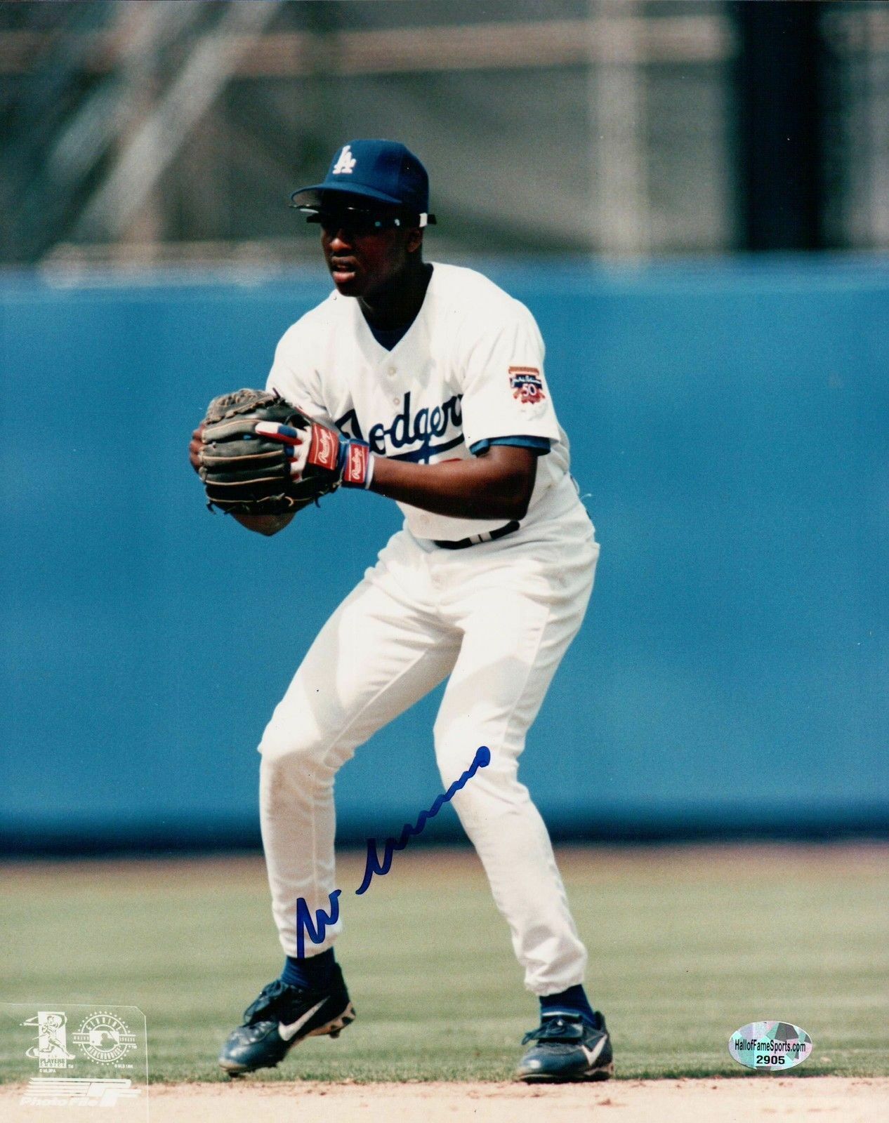 Wilton Guerrero Signed 8X10 Photo Poster painting Autograph LA Dodgers Fielding Auto w/COA