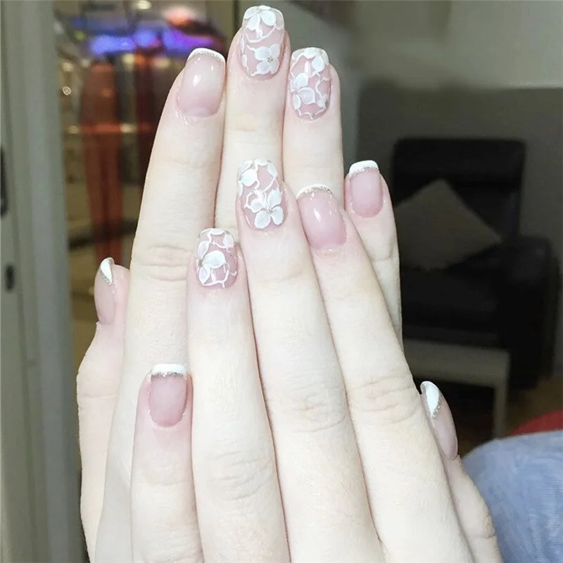 24pcs/Set Middle Long Black Gradient False Nails Pre-design Round Head Nail Art Decoration Fake Beauty Nail Tools with Glue-Nail Inspo