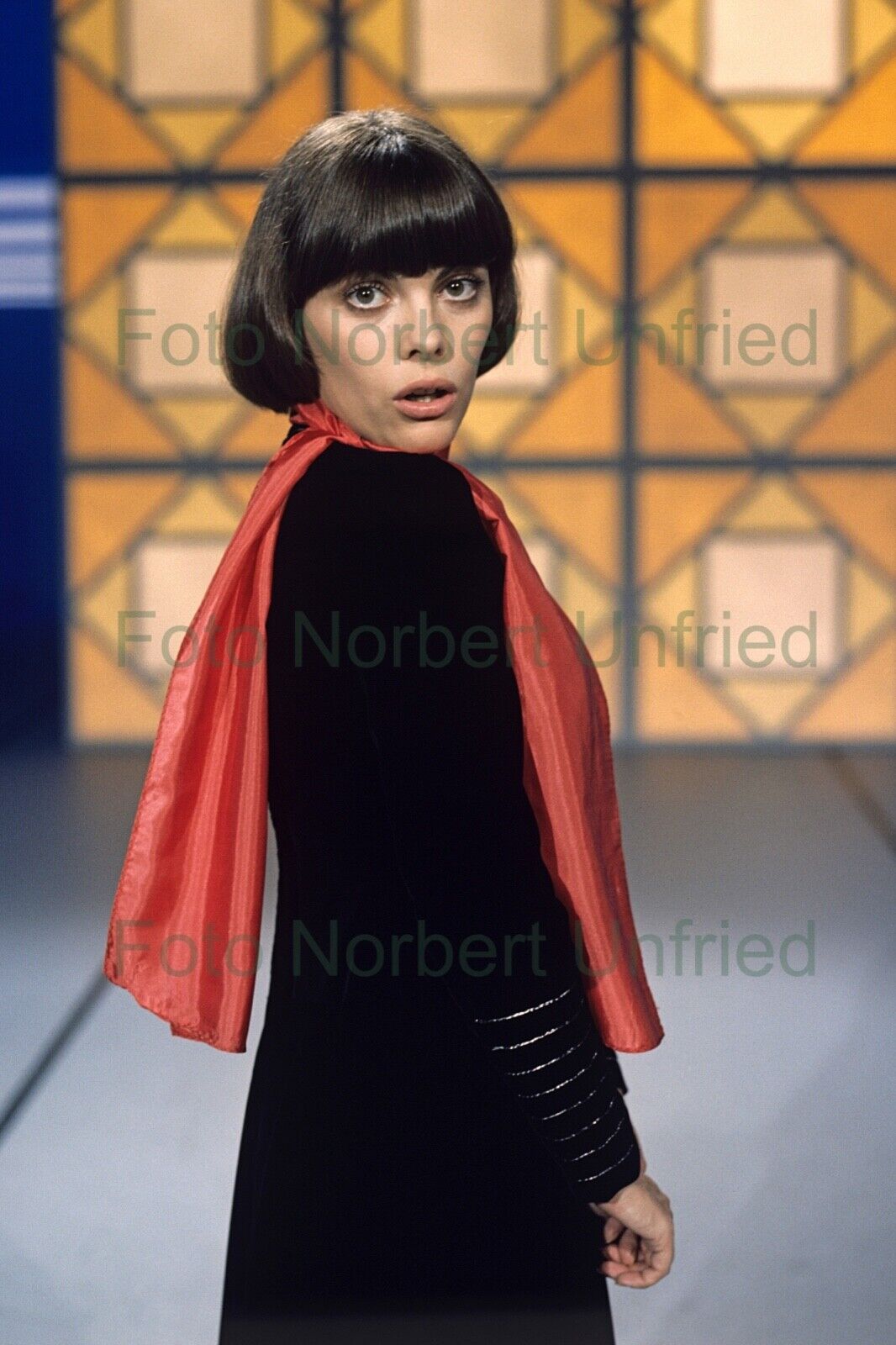 Mireille Mathieu 10 X 15 CM Photo Poster painting Without Autograph (Star-12