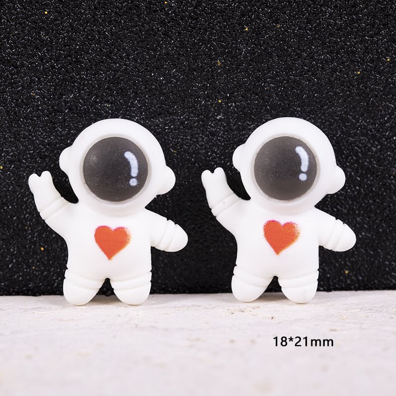 Agreedl XL Spaceman Resin Nail Charm Space Travel -6 Designs Astronaut Manicure Big Size 3D Glitter Nail Art Accessories 2022!