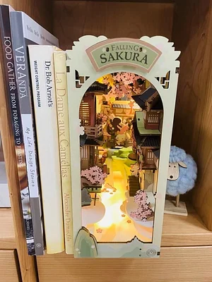 Rolife Falling Sakura DIY Book Nook Shelf Insert TGB05 (Backorder/ Ava –  Sparetime