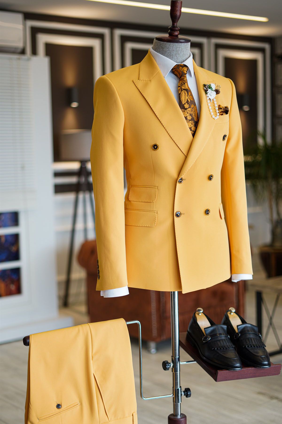 Dresseswow Chic Yellow Double Breasted Bepoke Party Prom Suits With Peaked Lapel