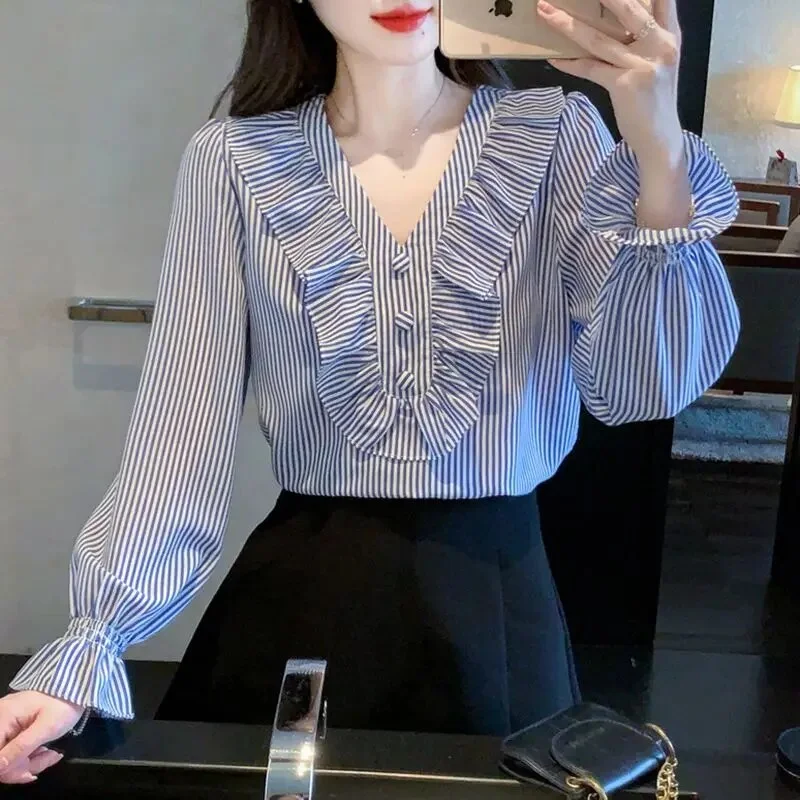 Wongn V-Neck Spliced Ruffles Striped Blouses Women's Clothing 2024 Spring Summer New Loose Casual Tops Butterfly Sleeve Shirts
