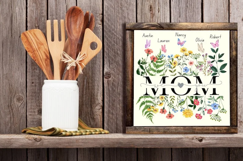 Mom Signs Gifts for Mom Personalized Mom Gifts, Mothers Day Personalized Sign Best Mom Gifts Personalized Gifts for Moms Birthday Mom Wood