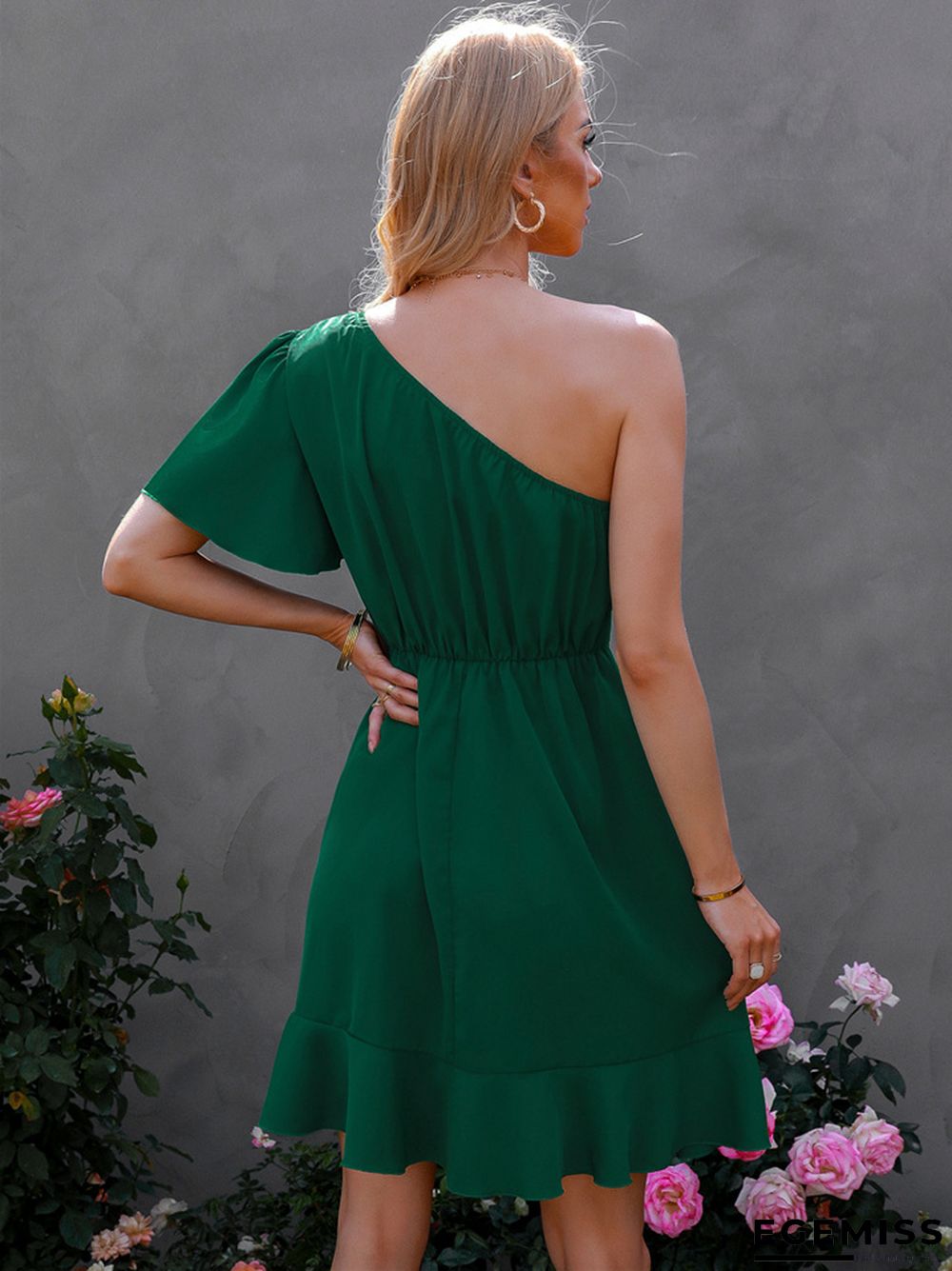Women's Dress With Off-the-shoulder Flounces And Small Dresses | EGEMISS