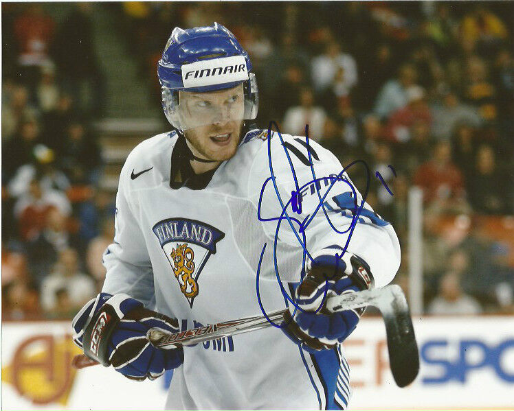 Finland Saku Koivu Signed Autographed 8x10 Photo Poster painting COA C