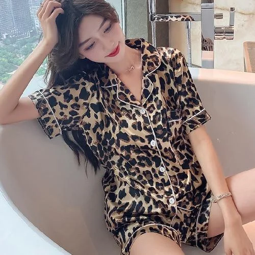 New Silk Pajamas for Women Sweet Leopard Pyjamas Woman Elegant Short Sleeve Short Pant Homewear Ladies Leopard Sleepwear Sets