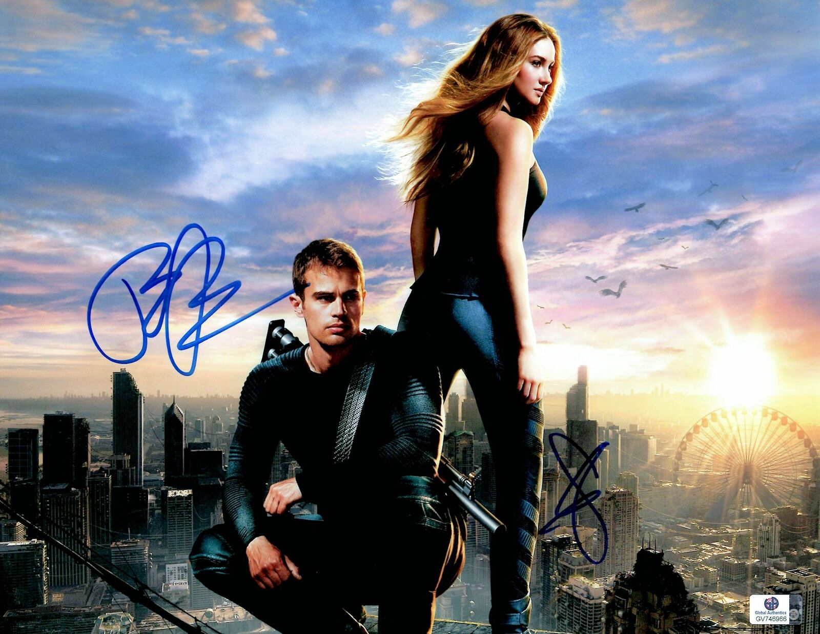 Shailene Woodley Theo James Dual Autographed 11X14 Photo Poster painting Divergent GV746966