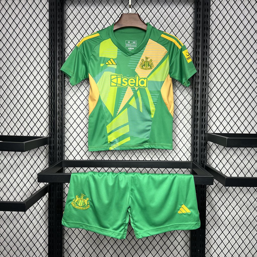 Newcastle United 24-25 Green Goalkeeper Kids Kit
