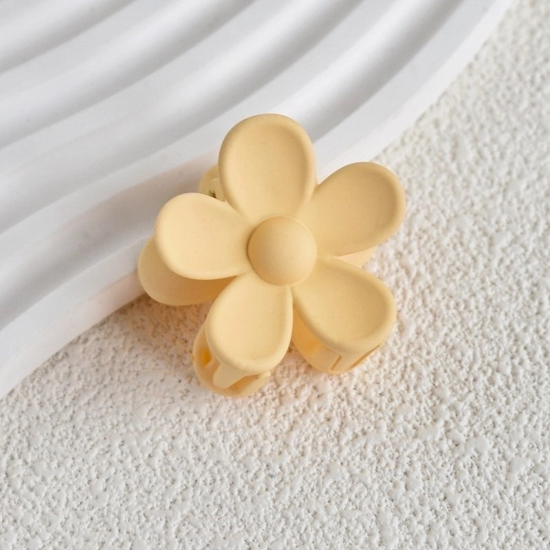 Women’s Sweet Flower Plastic Stoving Varnish Hair Claws