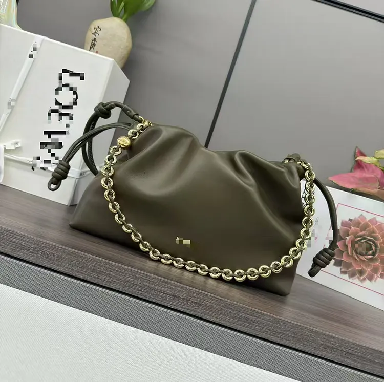 Minimalist retro luxury chain handbag, French noblewoman style commuter bag, business dinner bag, crossbody bag
