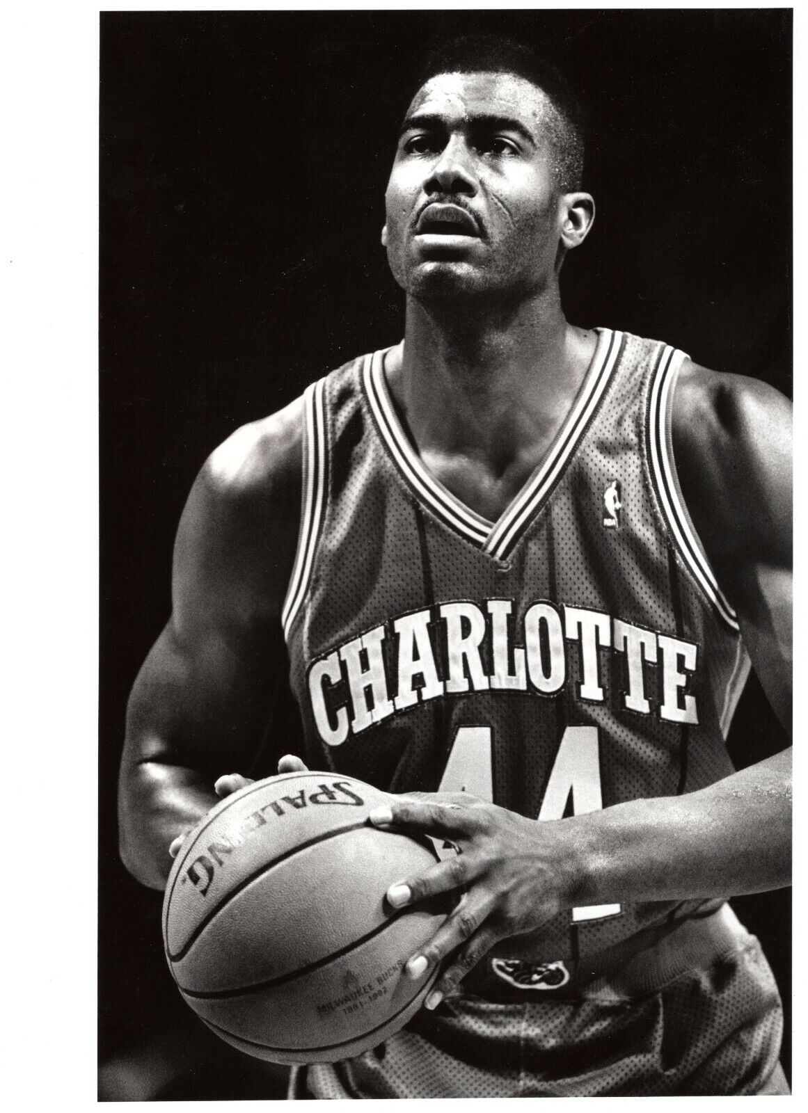 KENNY GATTISON Charlotte Hornets Basketball NBA 7x10 News Photo Poster painting 1991 Gary Weber