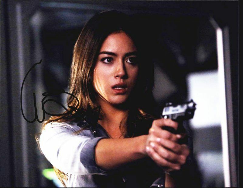 Chloe Bennet authentic signed celebrity 8x10 Photo Poster painting W/Cert Autographed D4