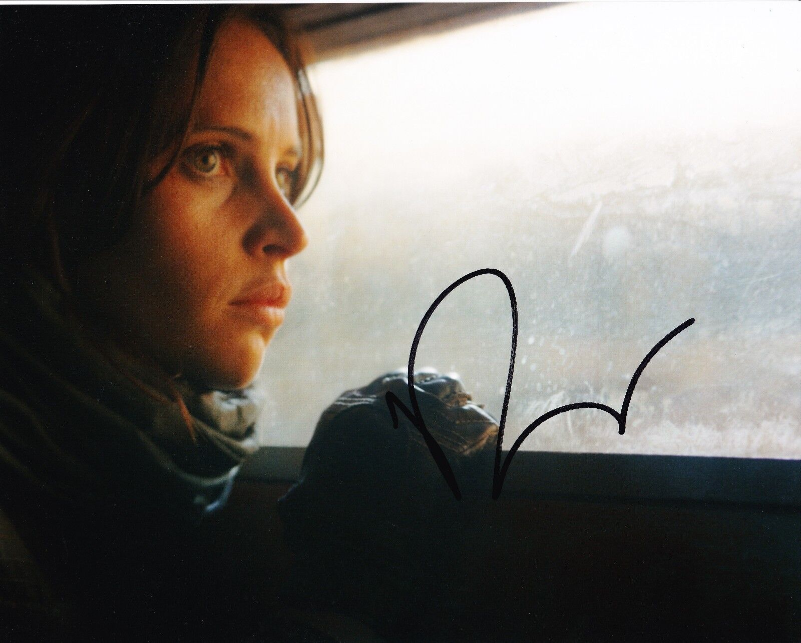 Felicity Jones Signed 10X8 Photo Poster painting Rogue One: A STAR WARS Story AFTAL COA (7425)