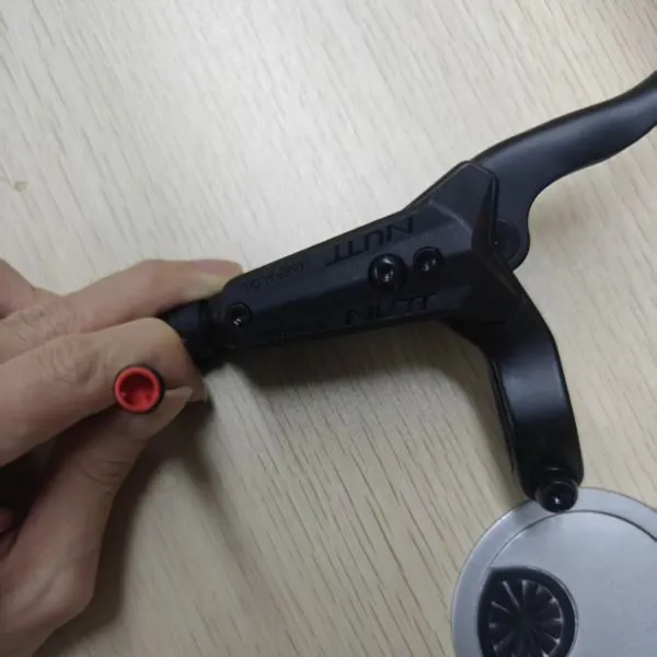 Brake lever connector