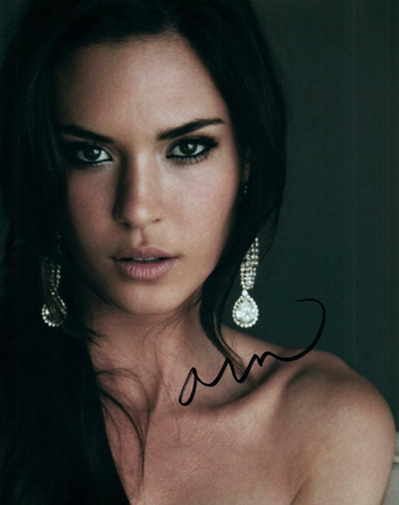 Odette Annable autographed 8x10 signed Photo Poster painting Picture Pic and COA