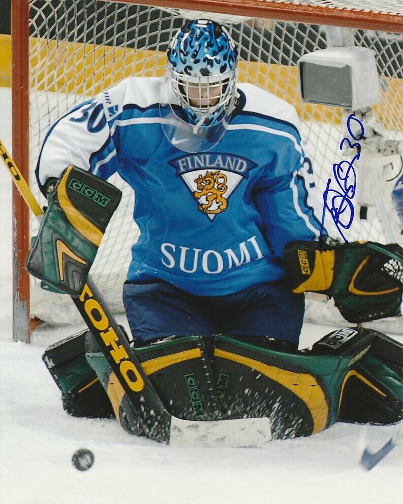 TUUKKA RASK SIGNED TEAM FINLAND 8x10 Photo Poster painting #2 BOSTON BRUINS Autograph PROOF!