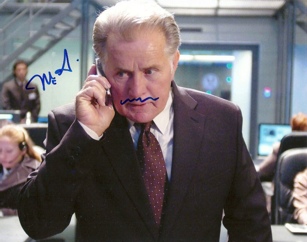 MARTIN SHEEN 'WALL STREET THE DEPARTED' SIGNED 8X10 PICTURE Photo Poster painting