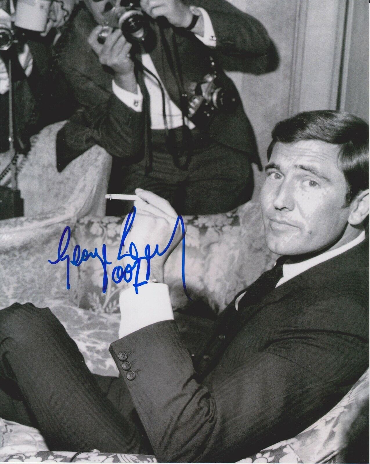 George Lazenby James Bond 007 Original Autographed 8X10 Photo Poster painting signed @HShow