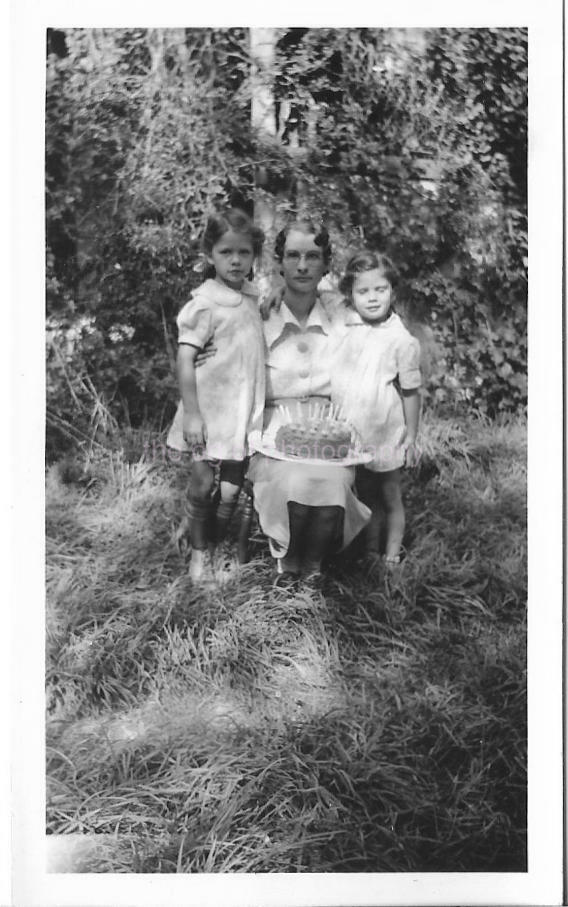 Vintage FOUND FAMILY Photo Poster painting Black And White WOMAN KIDS Original Portrait 06 14 G