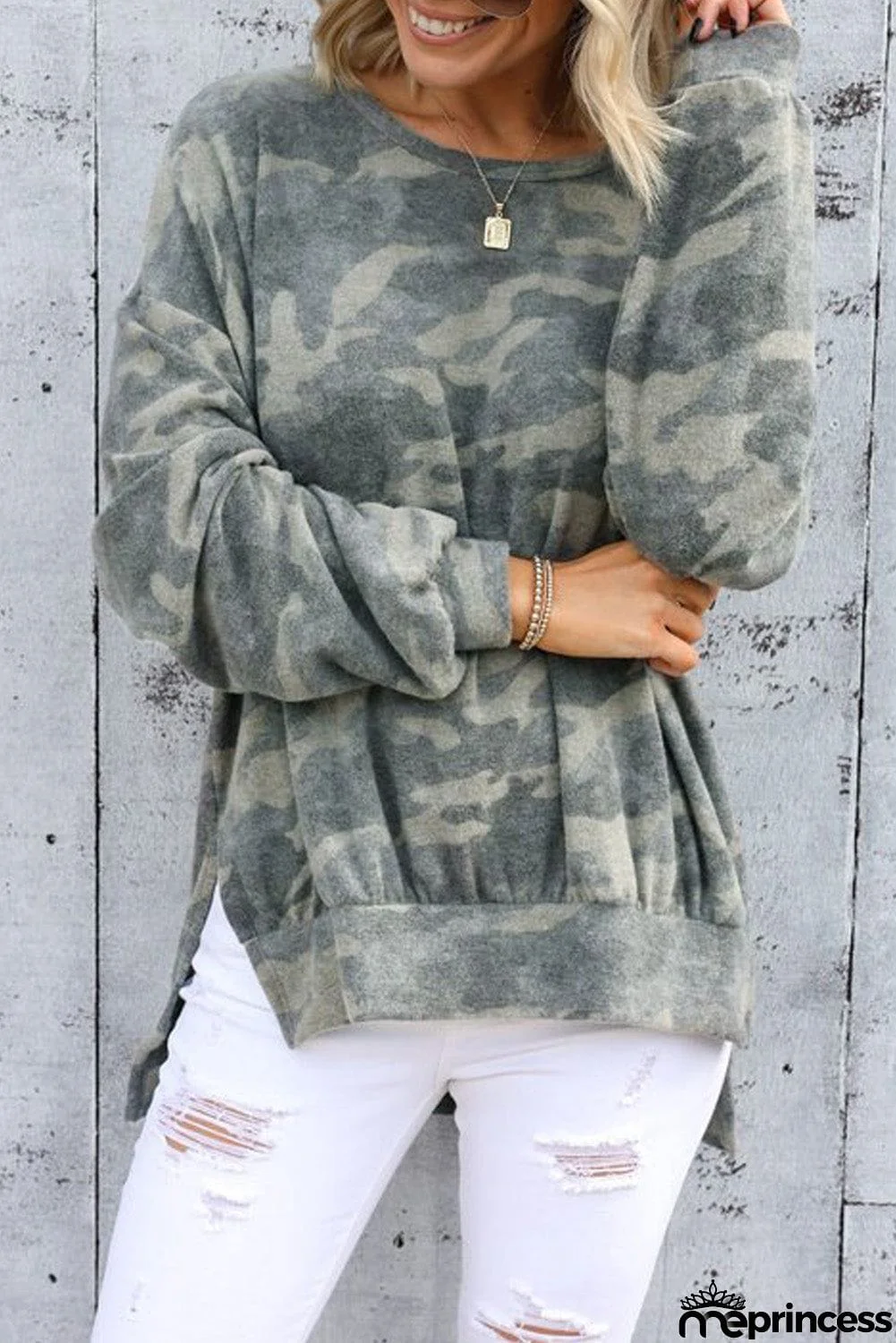 High-low Edge Camo Print Sweatshirt